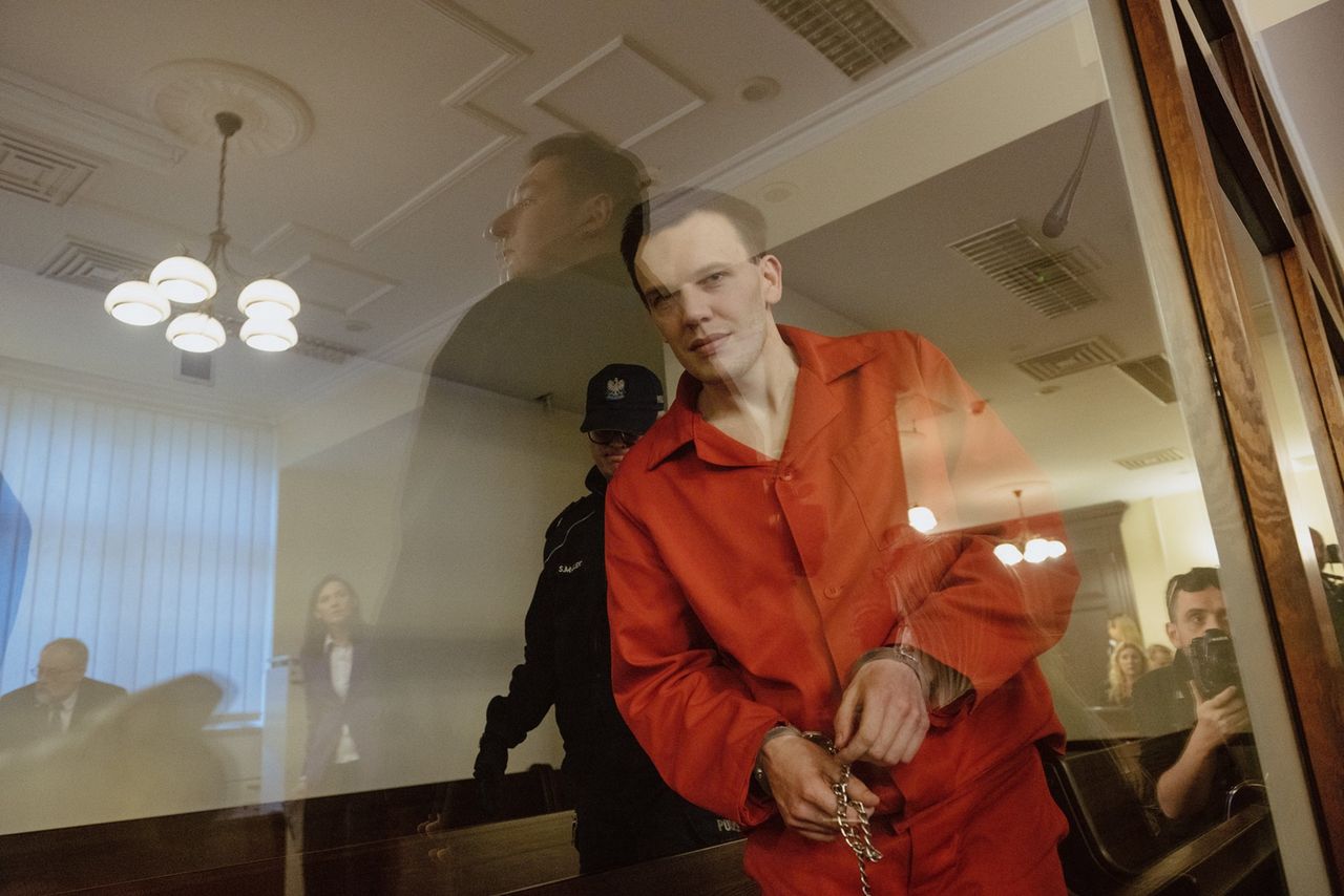 Co się dzieje z zabójcą Pawła Adamowicza? Oto jak zachowuje się w więzieniu