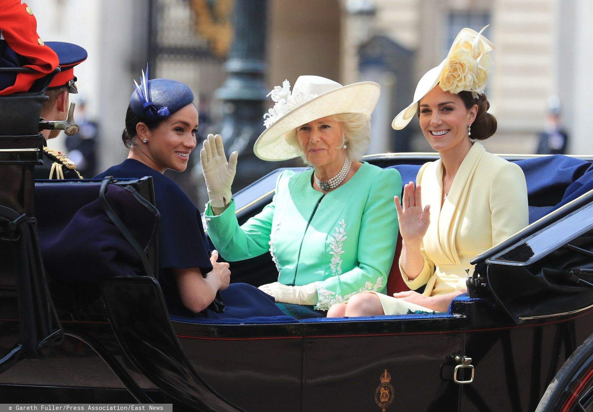 Kate nie chce mieć nic wspólnego z Meghan? Prosiła, żeby "trzymać ją od niej z daleka"