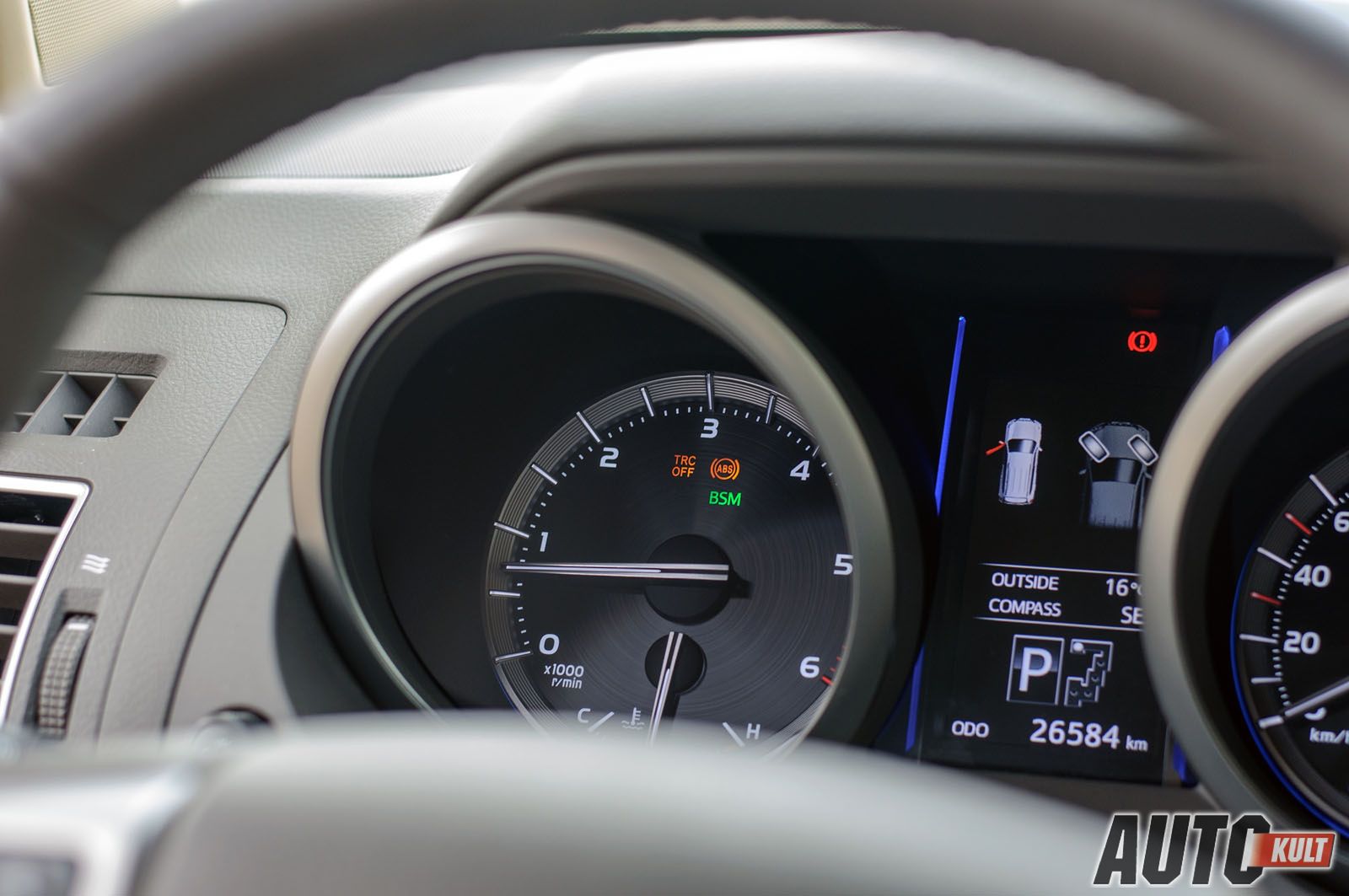 Toyota Land Cruiser 150 3,0 D4D A/T Invincible - test [galeria zdjęć] 24
