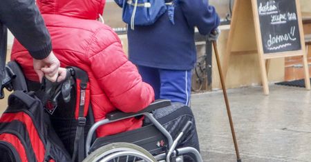 Ponad 5,5 tys. zł dla stulatków. Rząd pokazał założenia projektu