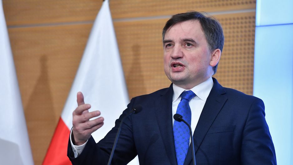 Warszawa, 30.11.2021. Minister sprawiedliwości, Prokurator Generalny Zbigniew Ziobro podczas konferencji prasowej w Prokuraturze Krajowej w Warszawie, 30 bm. Temat konferencji: "Kompleksowa ustawa antylichwiarska". (sko) PAP/Piotr Nowak