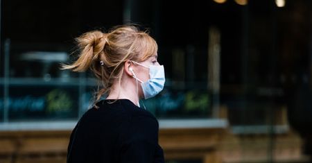 Czwarta fala rozpędza się w Szwecji. Rząd kraju znosi restrykcje