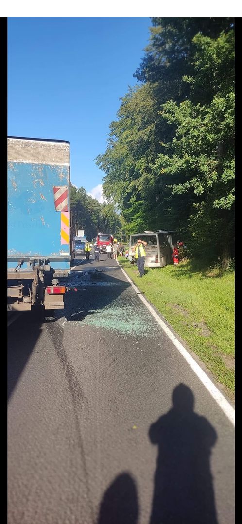 Pijany kierowca TIR-a wjechał w autobus