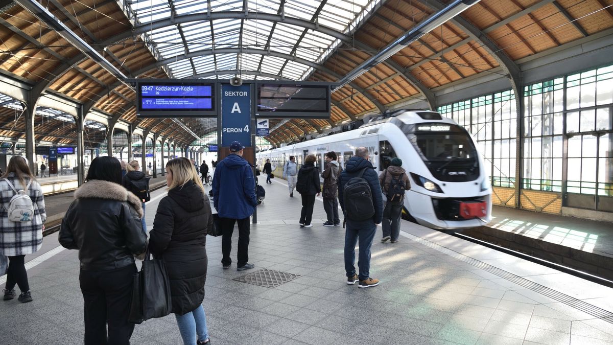 Dolny Śląsk. Awaria na kolei. Opóźnienia sięgają ponad dwóch godzin