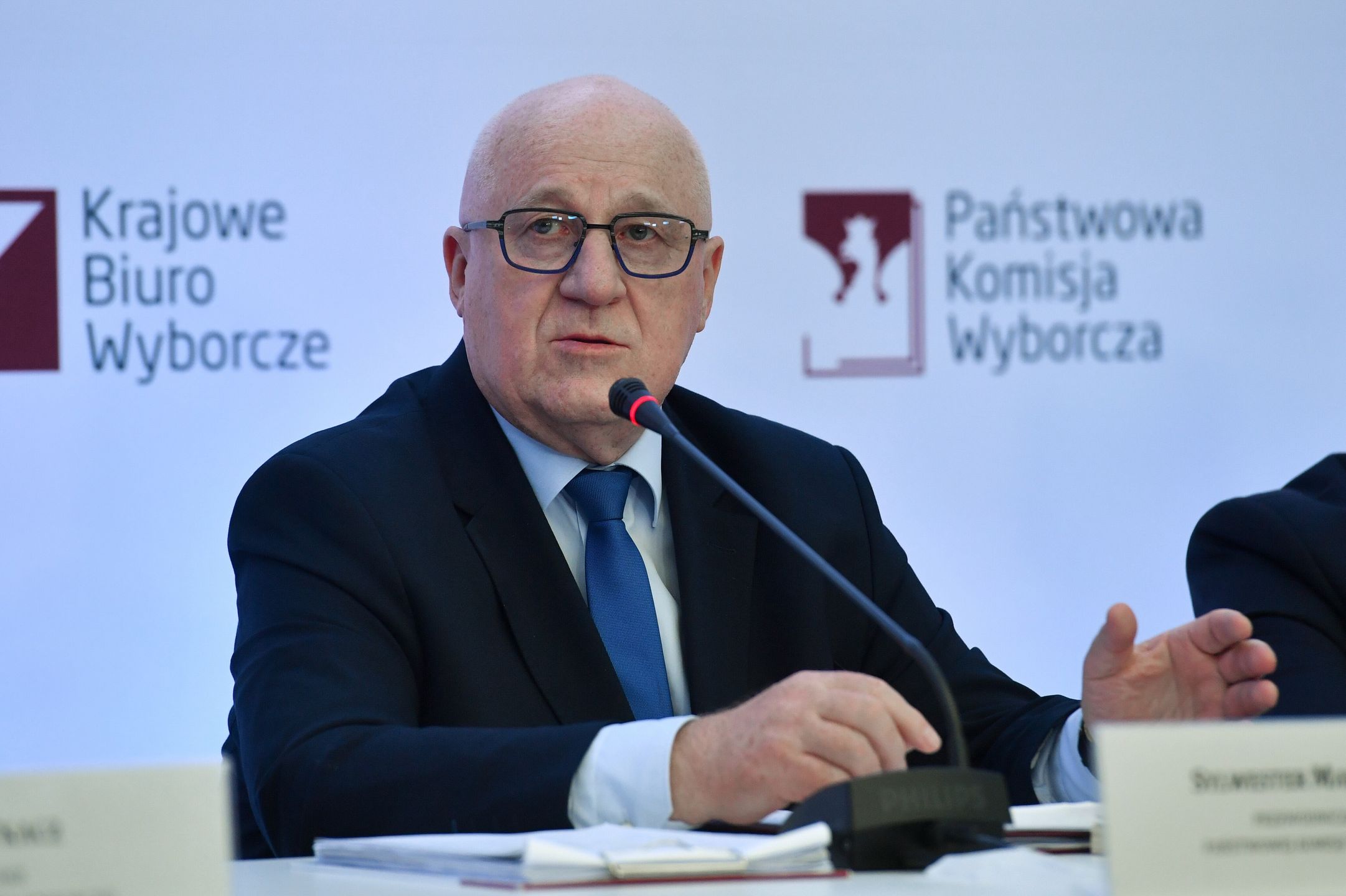 Warszawa, 01.06.2025. Wybory prezydenta RP - II tura. Przewodniczący Państwowej Komisji Wyborczej Sylwester Marciniak podczas czwartej konferencji PKW, 1 bm. w Warszawie. Zakończyło się głosowanie w II turze wyborów prezydenta RP. (mr) PAP/Piotr Nowak