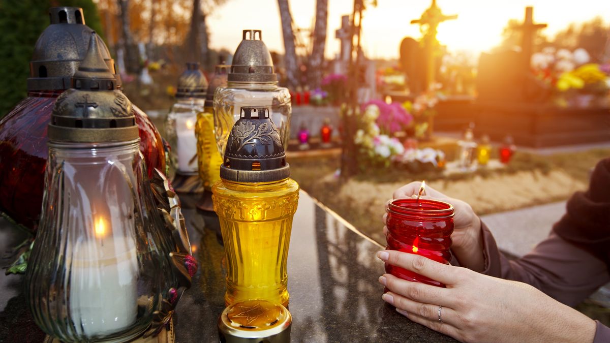 Wszystkich Świętych 2023. Idąc na cmentarz, nie zapomnij o soli