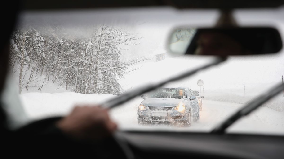 Same opony zimowe to według Francuzów za mało