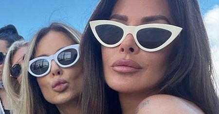 Małgorzata Rozenek-Majdan na wczasach z koleżankami. Fani: "Klapki chyba hurtem brałyście" (FOTO)