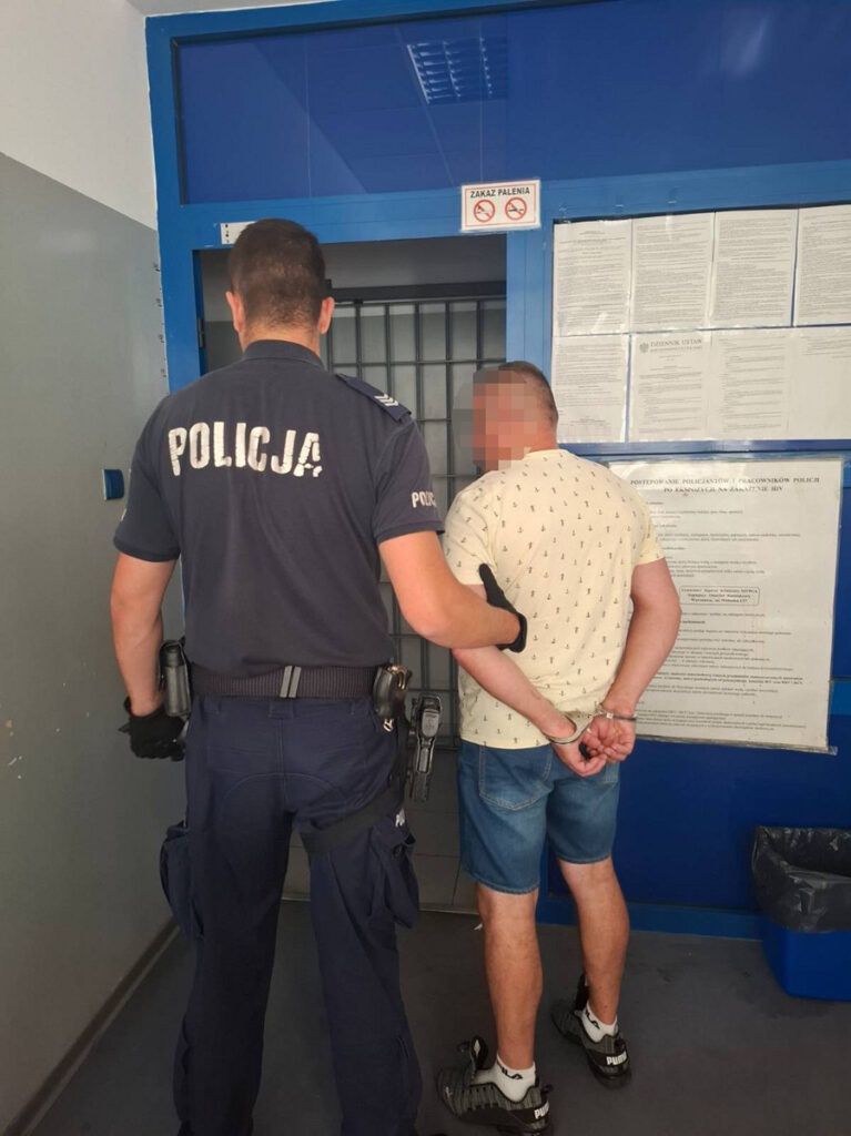 Warszawa: Miał sześć zakazów prowadzenia. W aucie małe dziecko