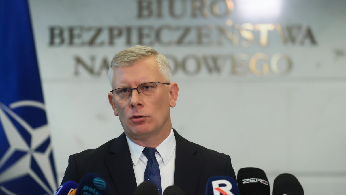 S�awomir Cenckiewicz
Warszawa, 10.09.2025. Szef BBN S�awomir Cenckiewicz na konferencji prasowej w Warszawie, 10 bm. w zwi�zku z nocnym naruszeniem polskiej przestrzeni powietrznej przez rosyjskie drony. (ad) PAP/Leszek Szyma�ski
Leszek Szyma�ski
BBN, briefing porasowy konferencja prasowa naruszenie, dron, drony, konferencja, polityka, prasowa, przestrzeni powietrznej rosyjskie drony przestrze� powietrzna, granica, granicy, naruszenie, przekroczenie, wtargni�cie