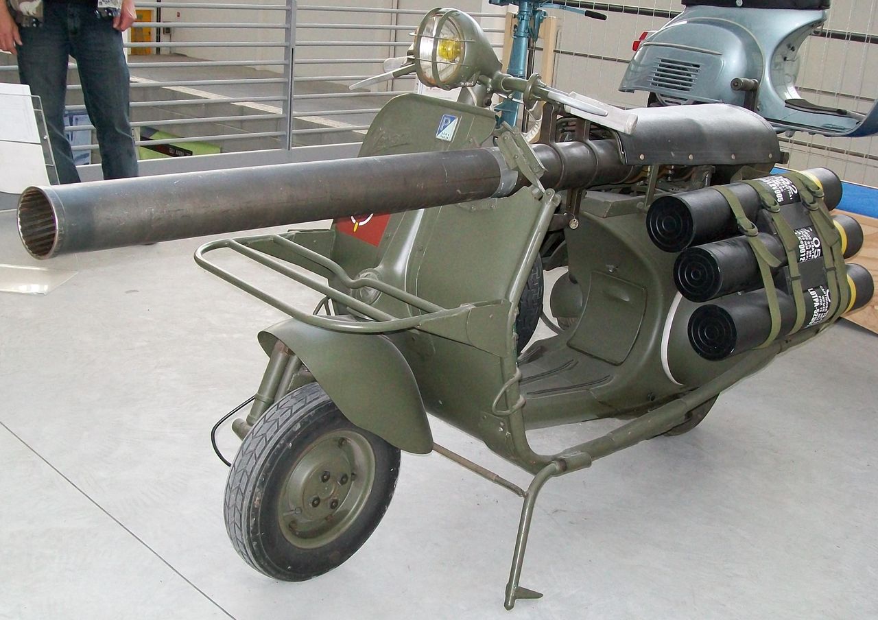 Vespa 150 TAP - skuter z działem bezodrzutowym