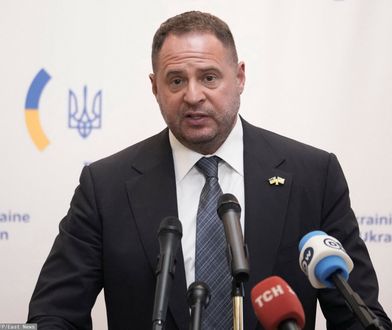 Jermak zrezygnował ze stanowiska. Zapowiedział wyjazd na front