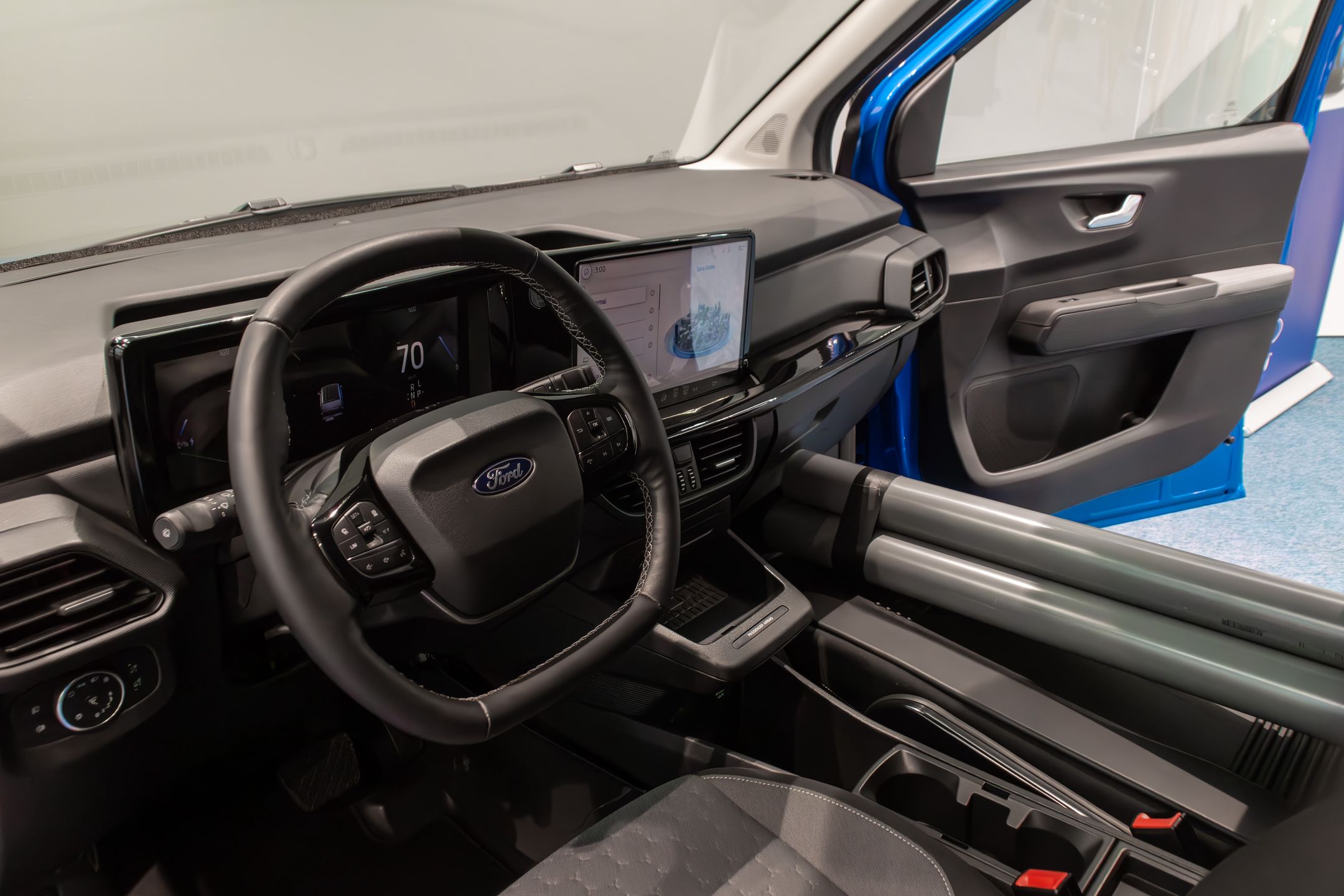 Ford E-Tourneo i E-Transit Courier 2024