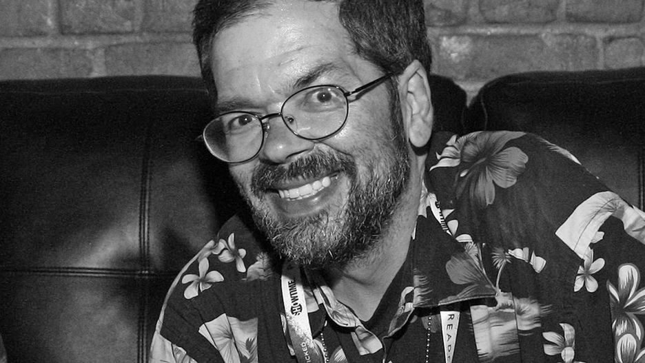 Christopher Ayres miał 56 lat