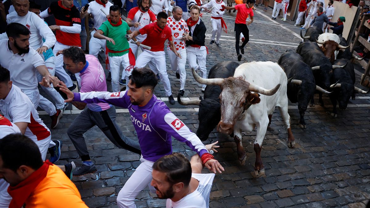 Zdjęcia z festiwalu San Fermin w Pampelunie. Byki poturbowały ludzi 1