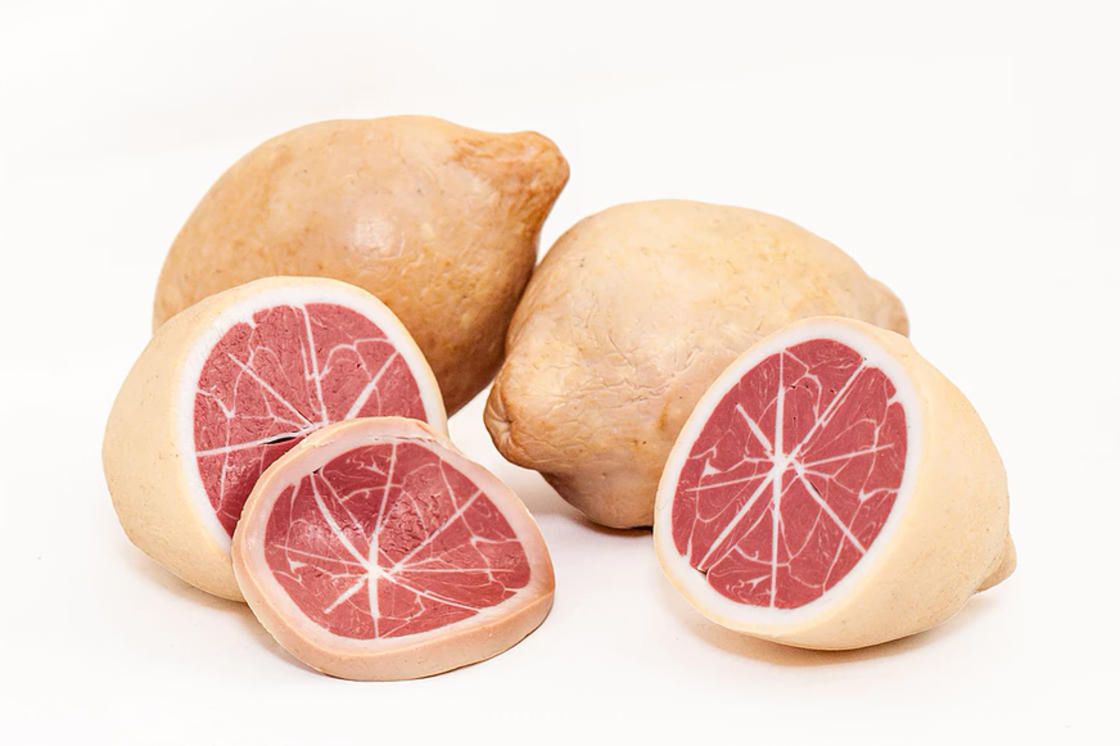 Roni Landa sfotografowała interesującą martwą naturę, zrobioną z... mięsa?! 8