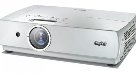 Sanyo PLC-XC56 – projektor, który automatycznie zmienia filtry 1