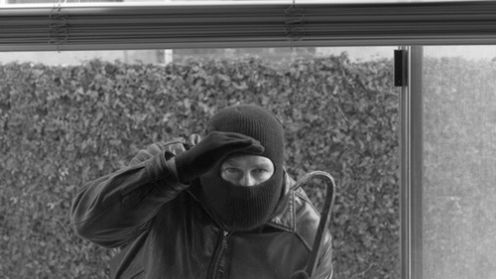 Oglądał na iPhonie, jak złodziej okrada jego dom 1