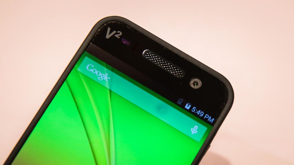 Saygus V2 jest wodoodporny, ma w sumie 34MP, do 320GB i głośniki Harman Kardon! 4