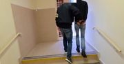 Warszawa: Ludzie chcieli mu pomóc. Okazało się, że byli oszukiwani