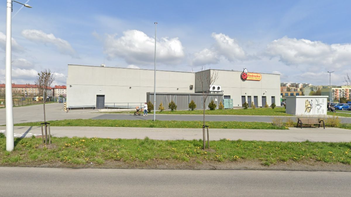 Biedronka przy ul. Narutowicza w Bytomiu