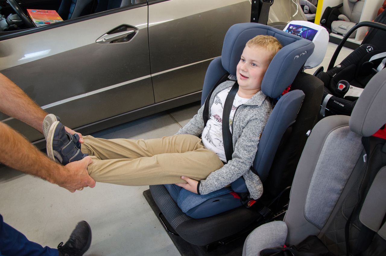Jeden z najważniejszych testów fotelika samochodowego. Jeśli wynik nie będzie pozytywny, fotelik może stanowić zagrożenie.