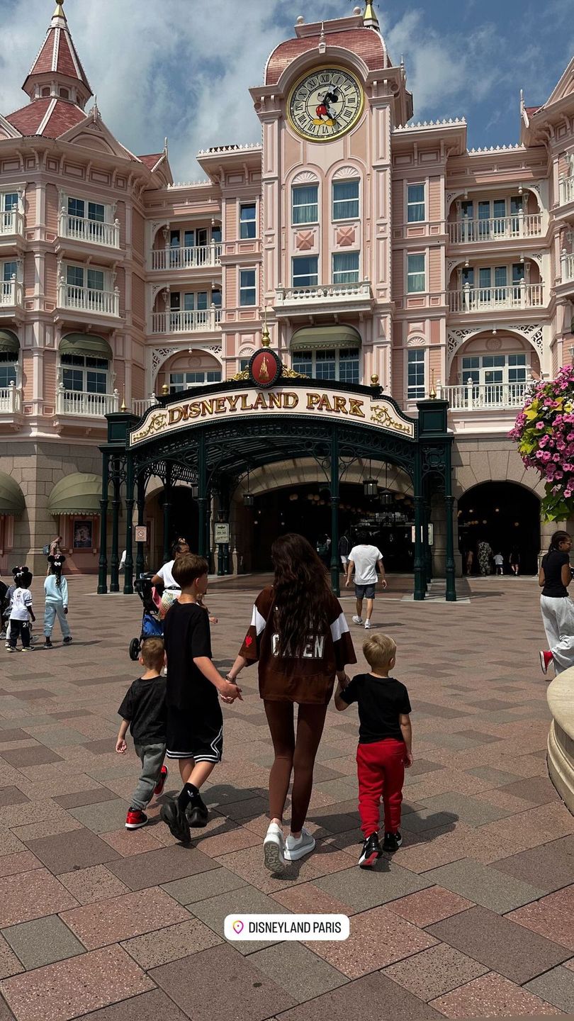 Rodzinny dzień Roksany Węgiel i Kevina Mgleja w Disneylandzie