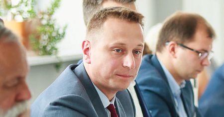 Brejza ostro o Kamińskim i Wąsiku: Ich miejsce jest w więzieniu