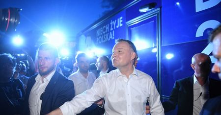 Wyniki wyborów. PKW liczy głosy. Andrzej Duda zwiększa przewagę