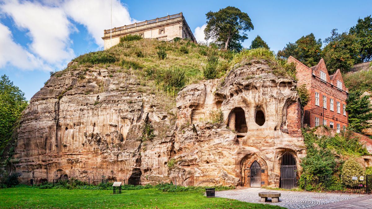 Do systemu podziemnych sal można wejść z wielu miejsc w Nottingh