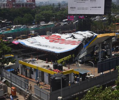 Czternaście osób zginęło, a dziesiątki zostało rannych po zawaleniu się billboardu w Bombaju