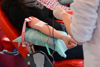 Głogów: Banki krwi są niemal puste. Regionalne centrum krwiodawstwa apeluje do mieszkańców regionu o pilne oddawanie krwi