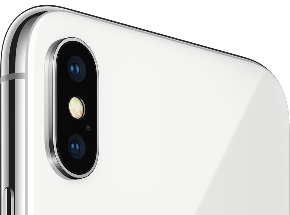 Podwójny aparat w iPhonie X ma tzw. teleobiektyw