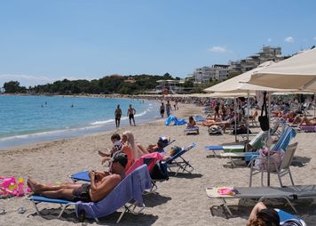 Tragiczny finał kłótni na greckiej plaży. Mężczyzna nie żyje