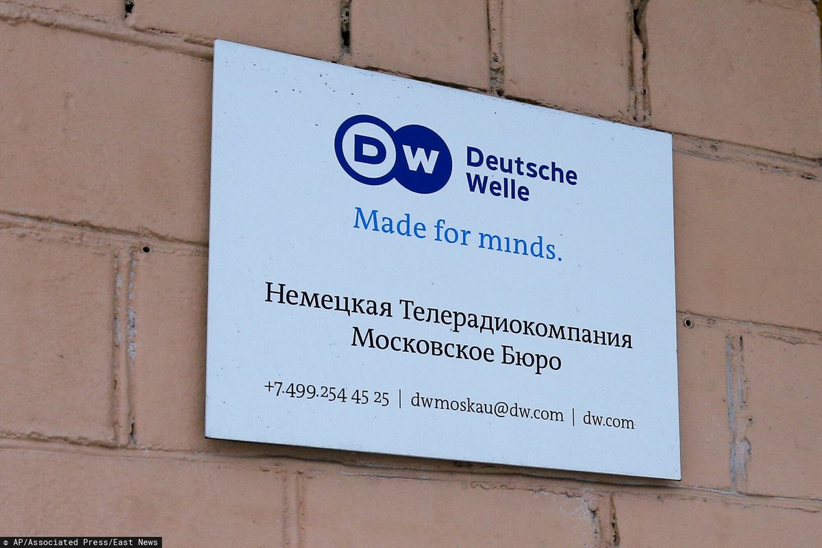 Tabliczka na biurze DW w Moskwie 