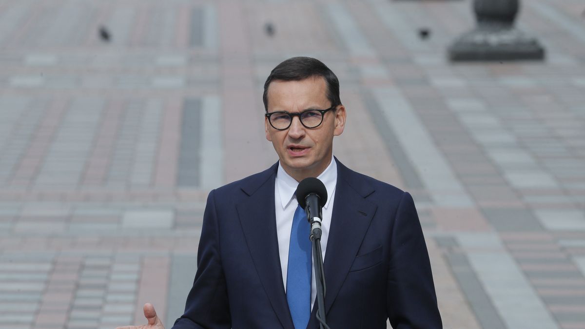 Polish Prime Minister Mateusz Morawiecki speaks during a meeting with the President of the Republic of Latvia Egils Levits, and Ukrainian President Volodymyr Zelensky in Kyiv, Ukraine, 09 September 2022. Egils Levits and Mateusz Morawiecki arrived in Kyiv to meet with top Ukrainian officials amid the Russian invasion. EPA/SERGEY DOLZHENKO Dostawca: PAP/EPA.
