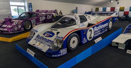 Ile kosztują legendarne samochody wyścigowe? Tu nie ma niskich cen