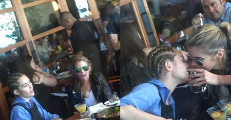 Miley Cyrus CAŁUJE SWOJĄ DZIEWCZYNĘ! (FOTO)