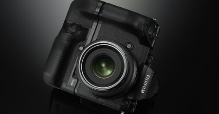 Fujifilm GFX - średnioformatowy bezlusterkowiec Fujifilm na horyzoncie