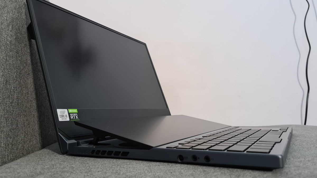 ASUS ROG Zephyrus Duo 15 – test. Granie na dwóch ekranach 1