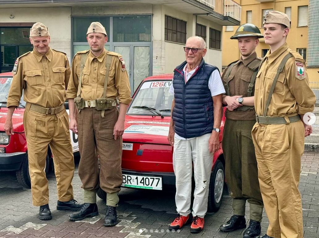 Sobiesław Zasada dotarł Maluchem do Monte Cassino. Wyjątkowy wyczyn 94-latka