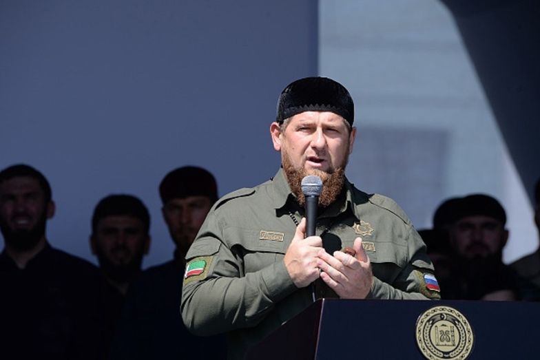 Kadyrow spełnia "pragnienia". Oto kogo chce posłać na front