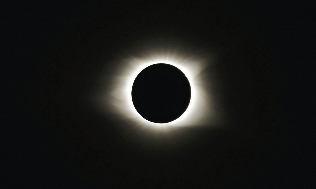 Hybrydowe zaćmienie Słońca. Zbliża się jedno z najrzadszych zjawisk astronomicznych