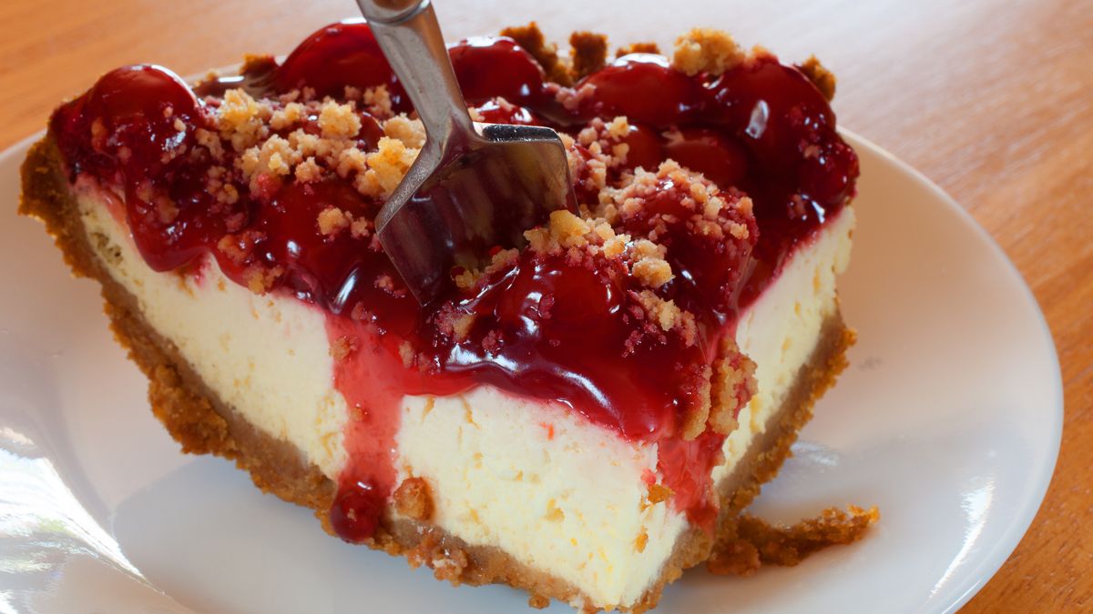 Sernik z pyszną polewą