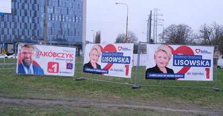 Banery i plakaty wyborcze zalewają ulice Lublina. Są pierwsze szkody