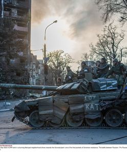 "Strzelił sobie w nogę, by się wydostać". Kolejna przechwycona rozmowa