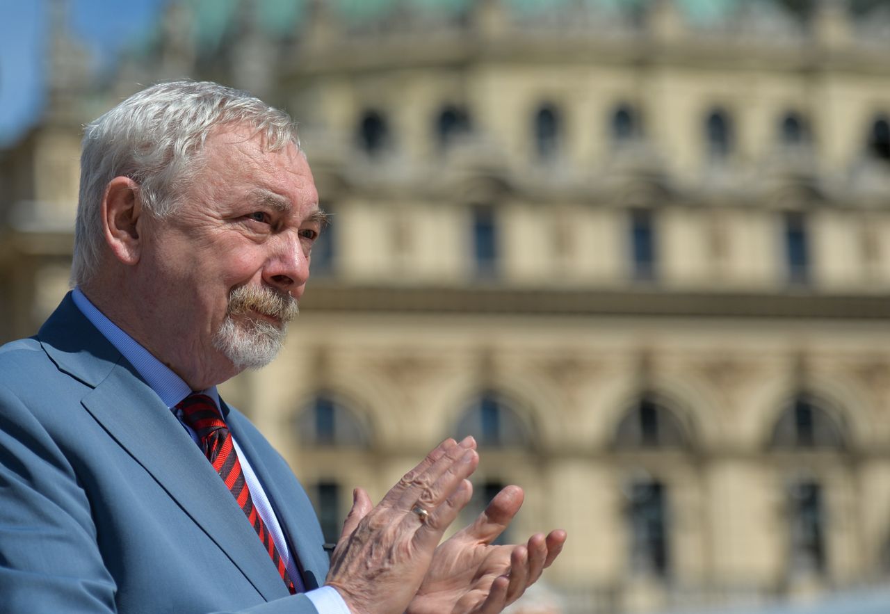 Prezydent Krakowa Jacek Majchrowski. (Photo by Artur Widak/NurPhoto via Getty Images)