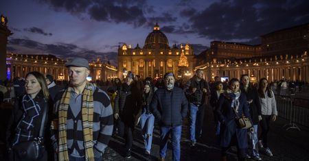 Watykan zdecydował. Wprowadzają czerwoną strefę