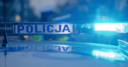 Wyszła tylko na spacer. Wyziębiona turystka znaleziona nad jeziorem