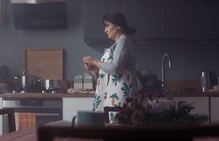 Amica zwraca uwagę na los ukraińskich imigrantów w Polsce w kampanii "Amica for others"